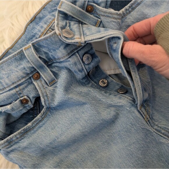 levis premium 501 Light Wash Distressed Jeans Womens Straight Leg W26 L30 - Picture 6 of 10